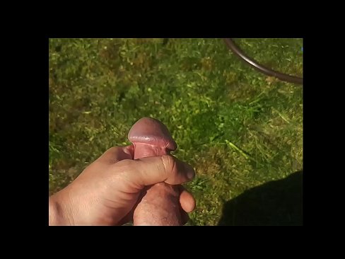 ❤️ Vruća zgodnica jebe svoju ružičastu macu i svršava špricom u ljetnom vrtu ❤️ Porno kod nas ❌