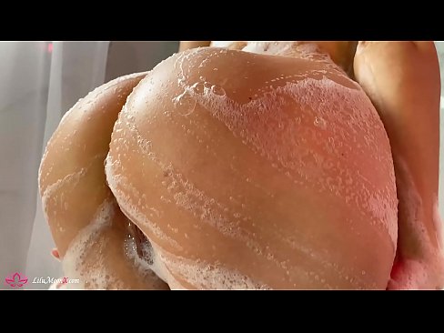 ❤️ Brineta masturbira macu vibratorom do intenzivnog orgazma pod tušem ❤️ Porno kod nas ❌